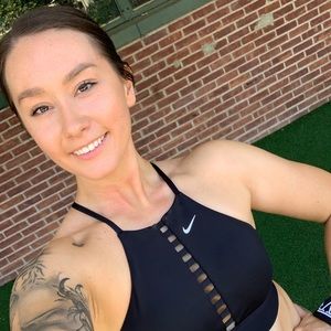 Meet your Posher, Hayley